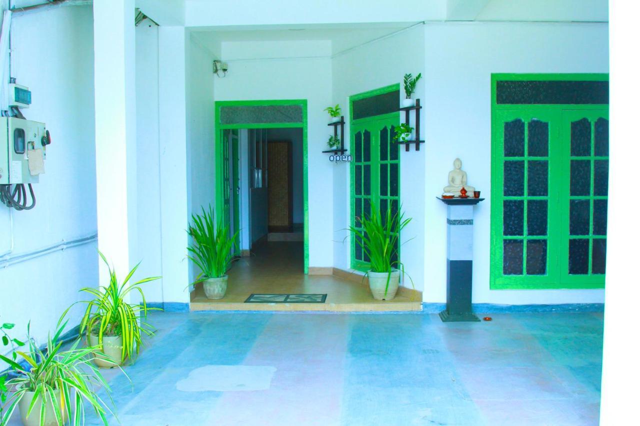 Hotel The Garnet Mirissa Exterior foto